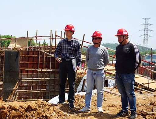 公路工程處開(kāi)展“五一”節(jié)前安全生產(chǎn)大檢查