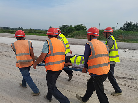 S366合六南通道建設(shè)工程03標(biāo)項(xiàng)目部 開(kāi)展機(jī)械傷害應(yīng)急救援演練