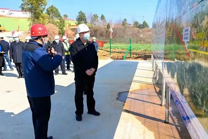 安慶市委書記張祥安赴S22天天高速營嶺隧道項目調(diào)研復(fù)工復(fù)產(chǎn)工作