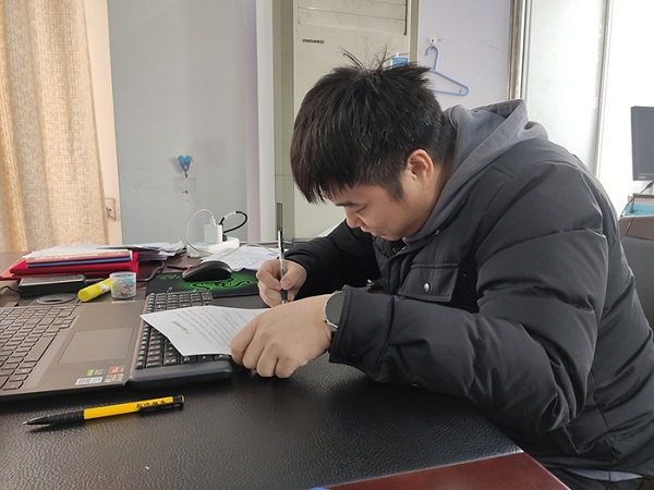 公路工程處黨支部 組織黨員干部簽署廉潔自律承諾書