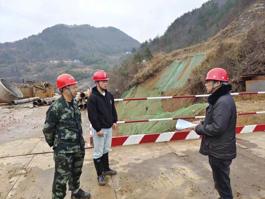 安慶市公路工程處所屬項(xiàng)目開(kāi)足馬力復(fù)工復(fù)產(chǎn)，鼓足干勁開(kāi)新局