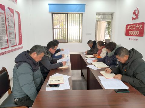 營嶺隧道臨時黨支部召開專題組織生活會