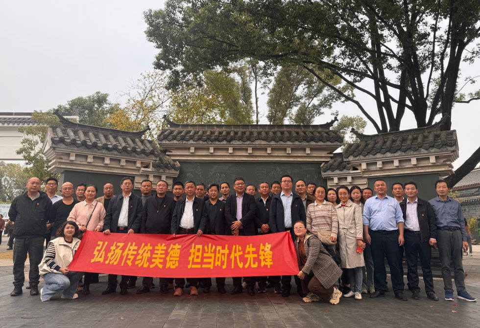 公路工程處黨支部聯(lián)合路達(dá)公司各支部開展主題黨日活動(dòng)